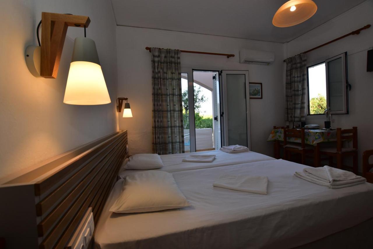 Morpheas Rooms Palaiochora Luaran gambar