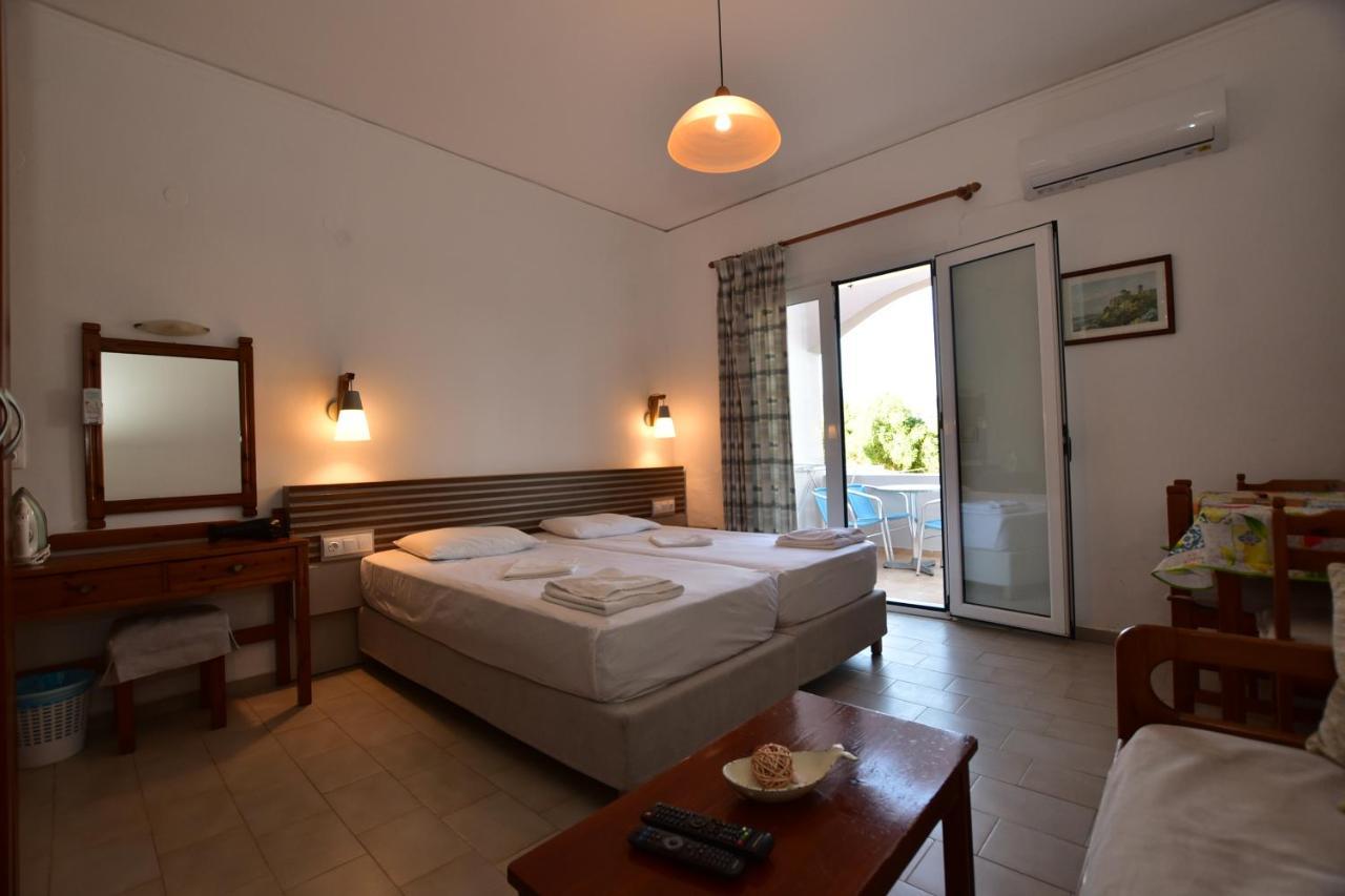 Morpheas Rooms Palaiochora Luaran gambar