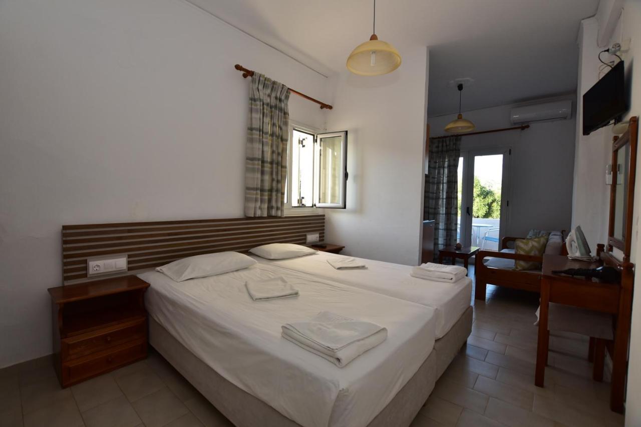 Morpheas Rooms Palaiochora Luaran gambar