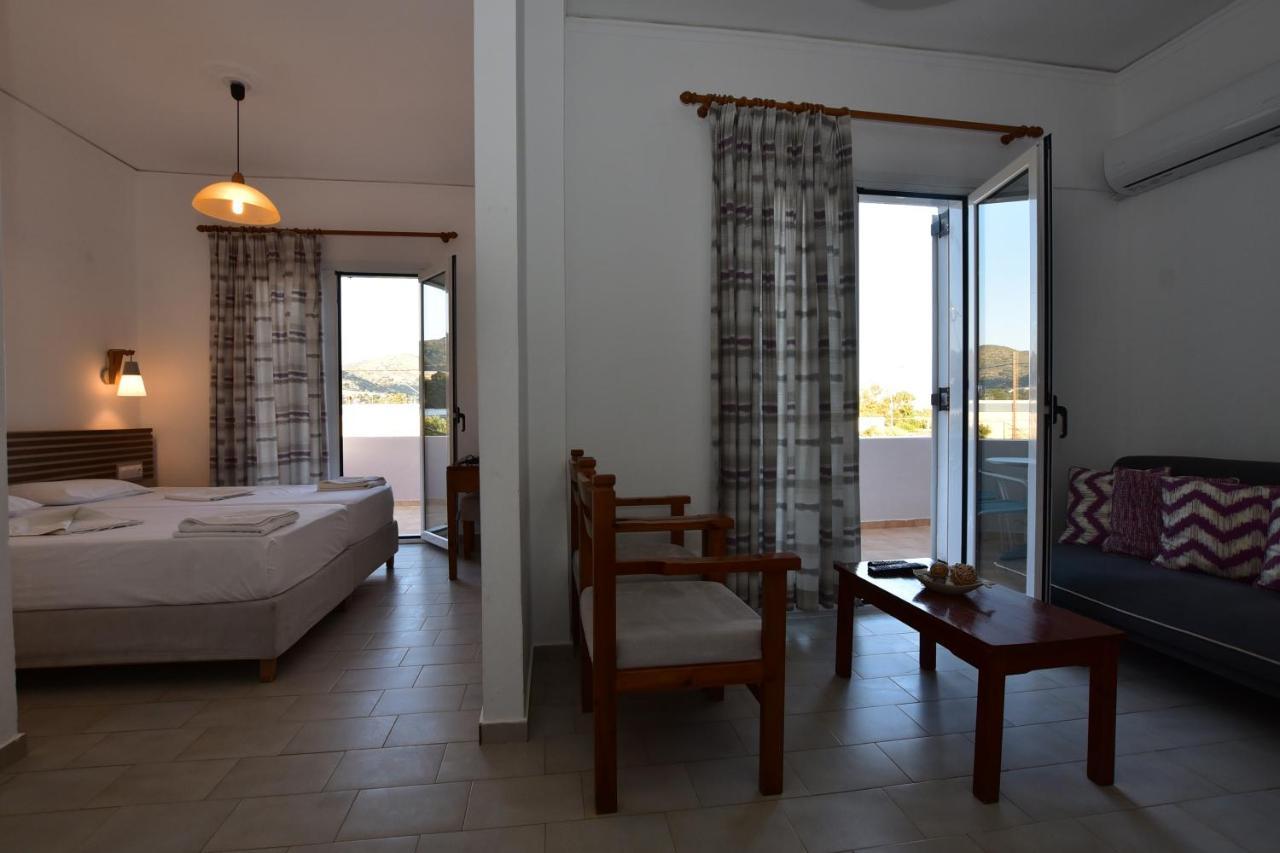 Morpheas Rooms Palaiochora Luaran gambar