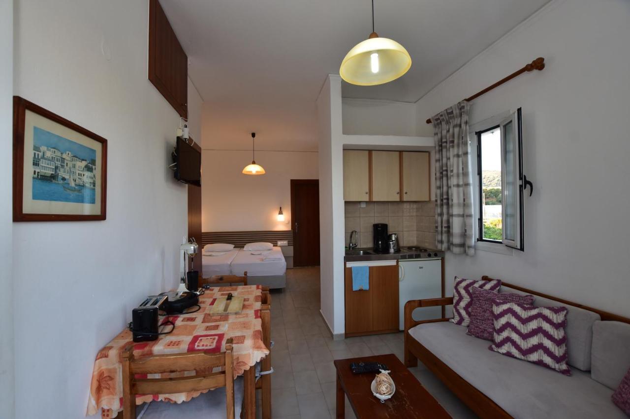 Morpheas Rooms Palaiochora Luaran gambar