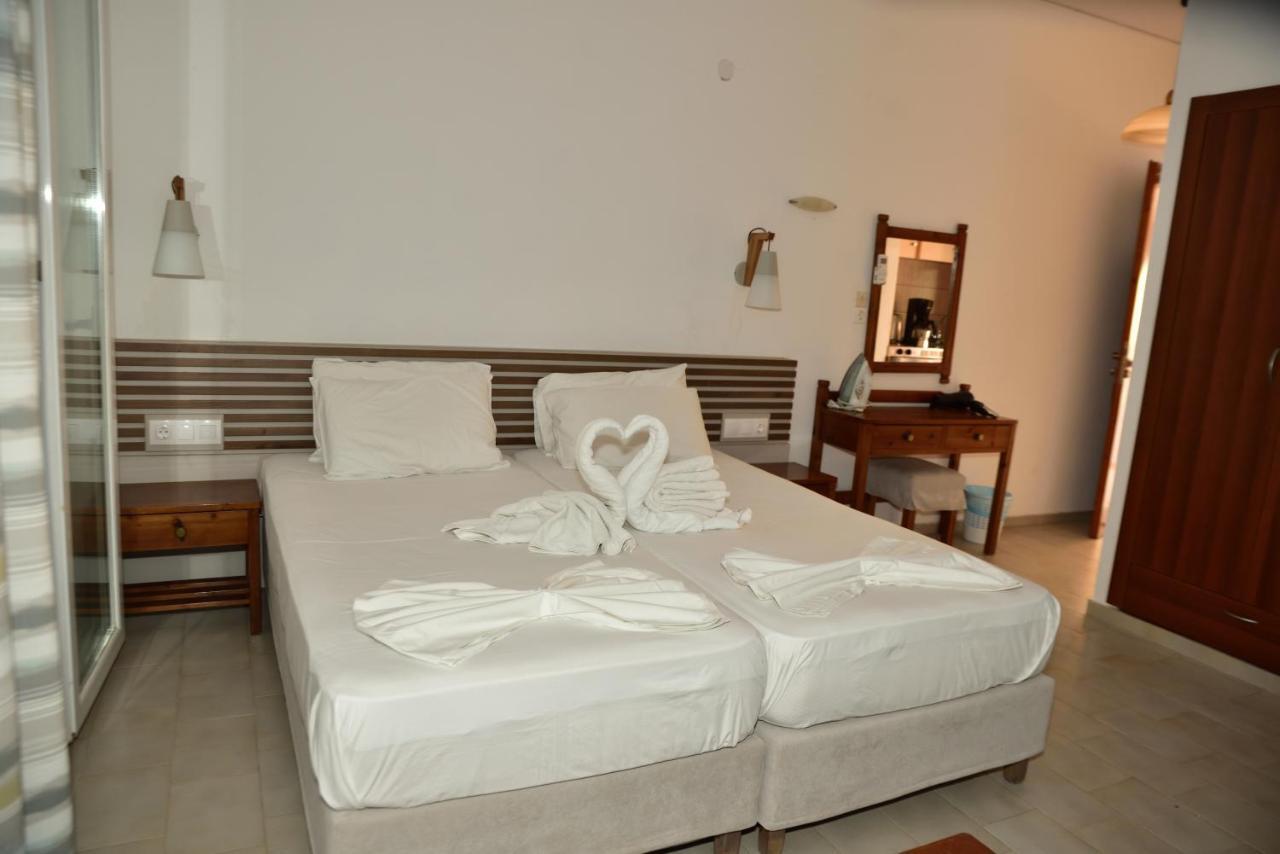 Morpheas Rooms Palaiochora Luaran gambar