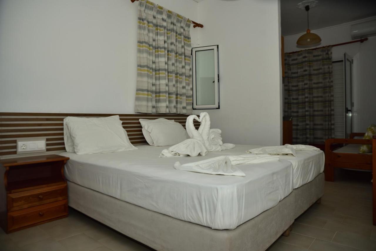 Morpheas Rooms Palaiochora Luaran gambar